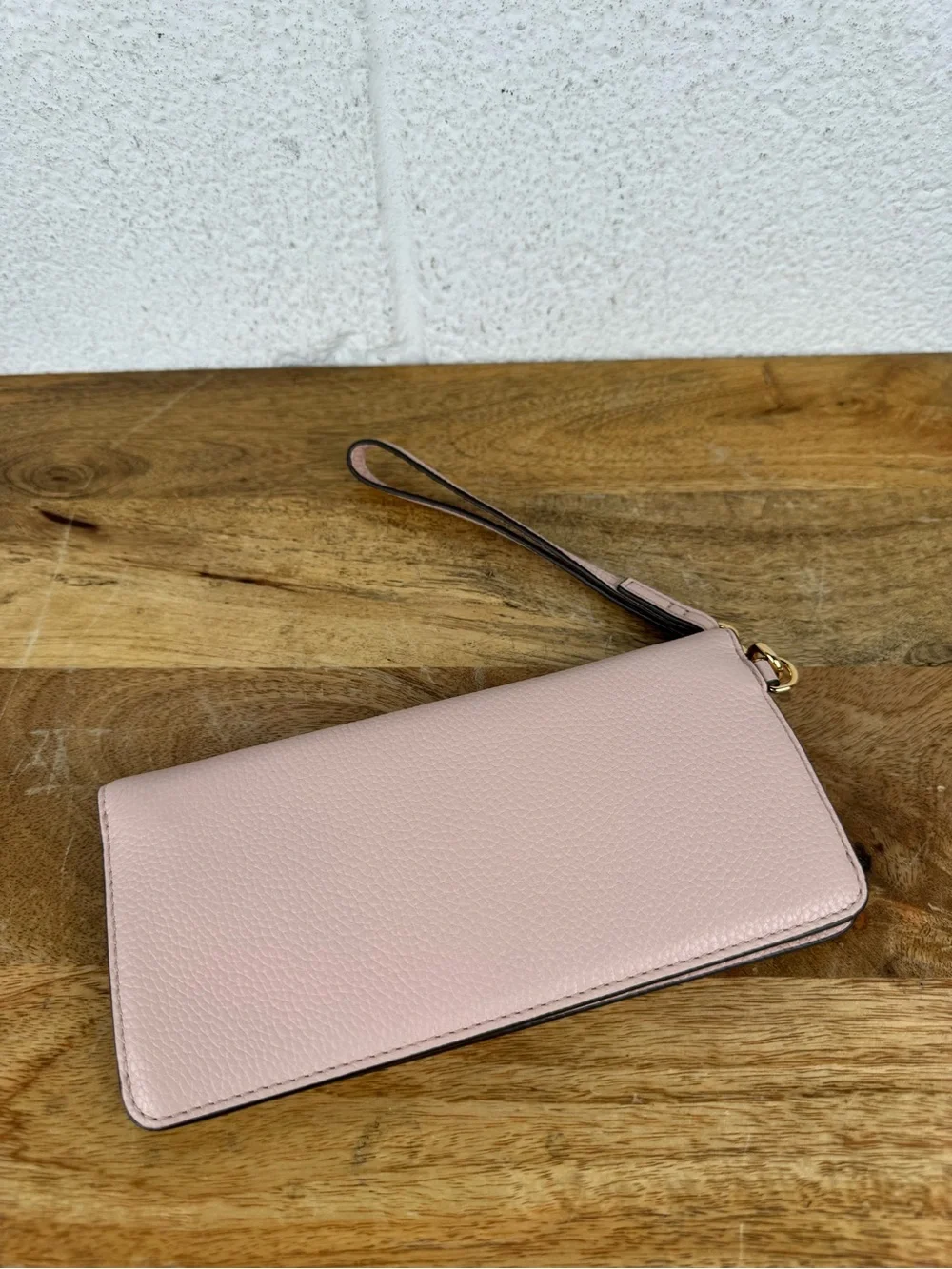 Tory Burch Carter Slim Wristlet Envelope Wallet Shell Pink Leather